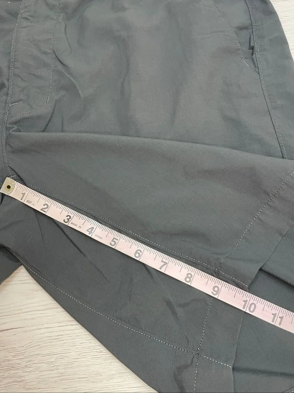 The North Face Men’s Shorts Dark Gray Size 38